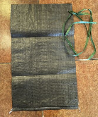 यूवी प्रतिरोधी 35x66cm 50LB रेत पैकिंग बैग खाली पीपी बुना बैग सीम नीचे पुनर्नवीनीकरण