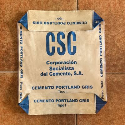 50 किलोग्राम के भारी शुल्क वाले सीमेंट पैकेजिंग के लिए नमी प्रतिरोधी पीपी बुना हुआ वाल्व बैग